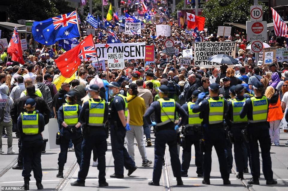 Police brace themselves for violence as anti-vaccination protesters descend upon Melbourne CBD