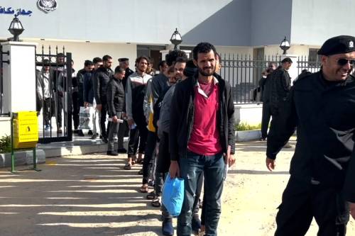 Libya launches first overland deportation of migrants
