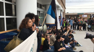 Sit-in at ICE office in Boston, May 24, 2017 by Movimiento Cosecha‏. From @CosechaMovement on Twitter.