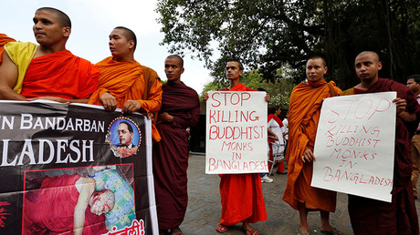 Buddhist monks participate in a protest against the murder of a monk in Bangladesh, in Mumbai, India, May 23, 2016. © Danish Siddiqui