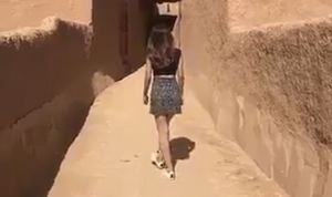 Saudi woman in skirt_Saudi Arabia_2017