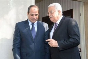 Al-Sisi and Abbas in Cairo during talks in 2014 (archives)