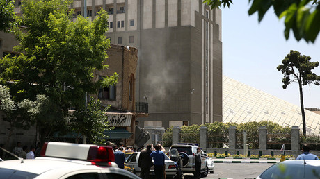 Smoke is seen during a gunmen attack at the parliament's building in central Tehran, Iran, June 7, 2017 © Reuters