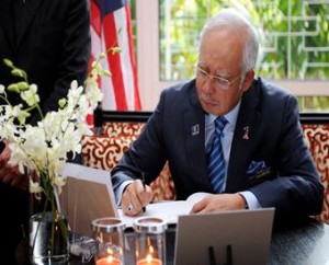 MH17 crash "difficult to cope with" for Najib, but not to difficult to defraud the victims? 
