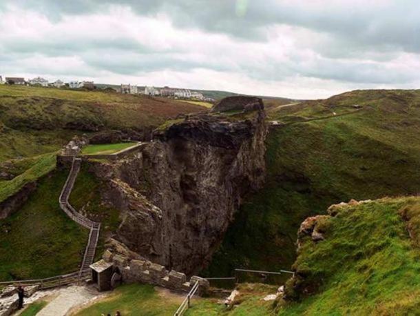 The ruins of the upper mainland courtyards of Tintagel Castle, Cornwall. 