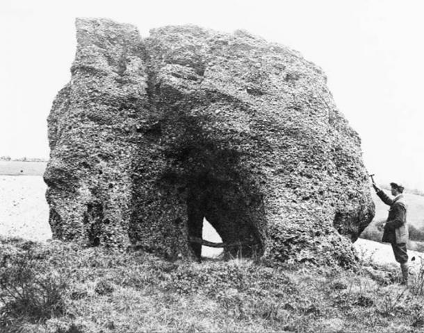 A 1911 photo of the Blidworth Druid Stone viewed from the west shows the monument hasn’t changed in the last hundred years. (British Geological Survey materials / NERC)