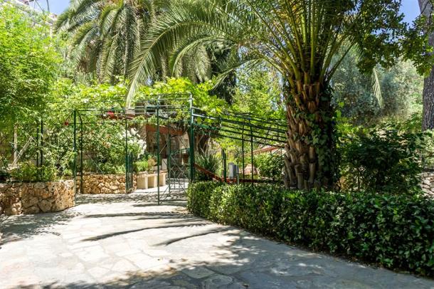 The Gardens of the tomb in Jerusalem, Israel (alefbet26 / Adobe Stock)