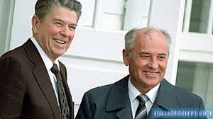 عندما عقد اجتماع عام 1986 بين رونالد ريغان وميخائيل غورباتشوف ...
