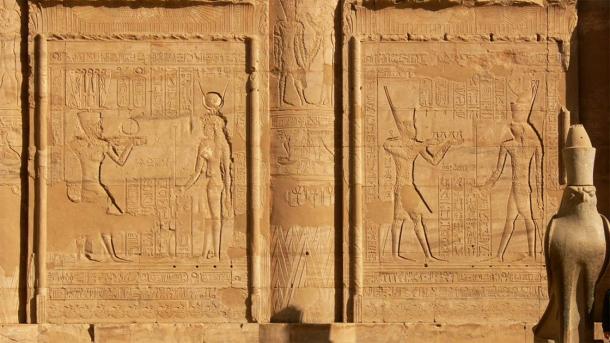 Closeup of the left side of Temple of Edfu pylon and its elaborate inscriptions (Walwyn / Flickr)