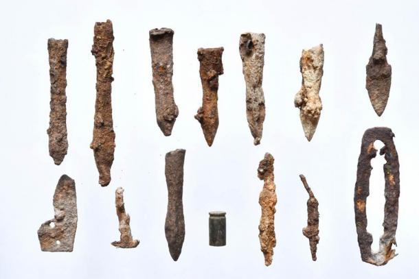 Arrowheads and crossbow bolts recently found at the ancient battlefield in Poland. (PAP Foundation)