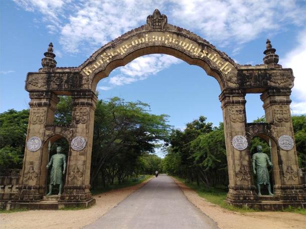 The gates of Beikthano, the historical Pyu site of Myanmar (CC BY-SA 4.0)