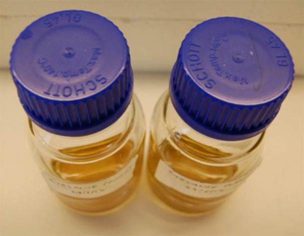 The Bald’s Eyesalve mixture in the lab. (University of Warwick)