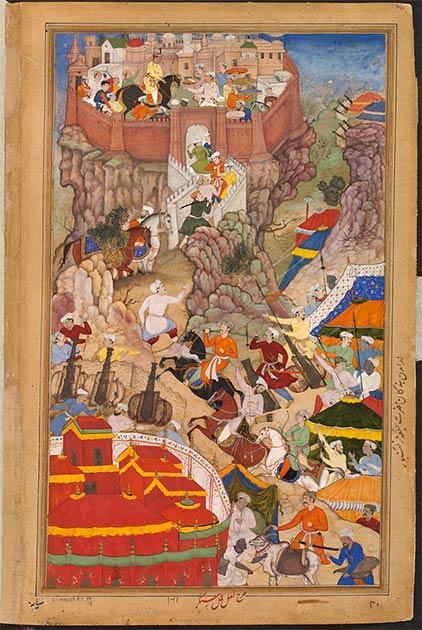 Left: Bullocks dragging siege-guns up hill during Akbar's attack on Ranthambhor Fort in 1568. (Public domain) Right: Akbar's entry into the fort of Ranthambhor in 1569 after the submission of the Rajput. (Public domain)