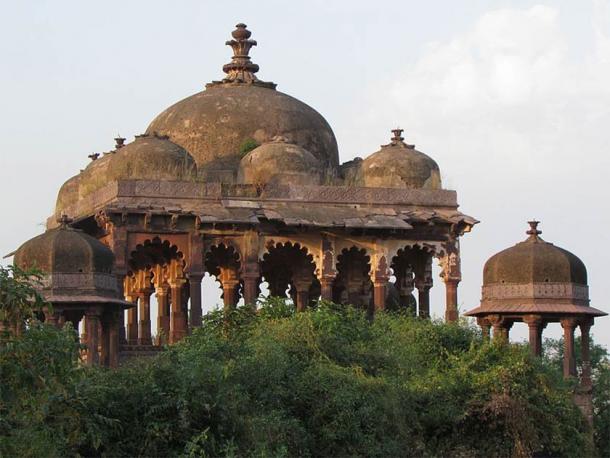 The impressive Battis Khamba Chhatri is alleged to be the place where Hammir Singh would hold his audiences. (Abhipalsinghjadon1 / CC BY-SA 4.0)