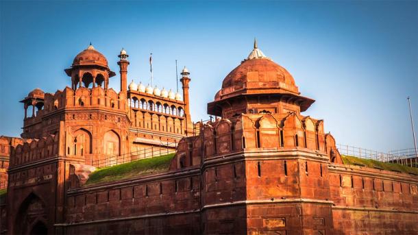 Red Fort in Old Delhi India (Vivvi Smak / Adobe Stock)