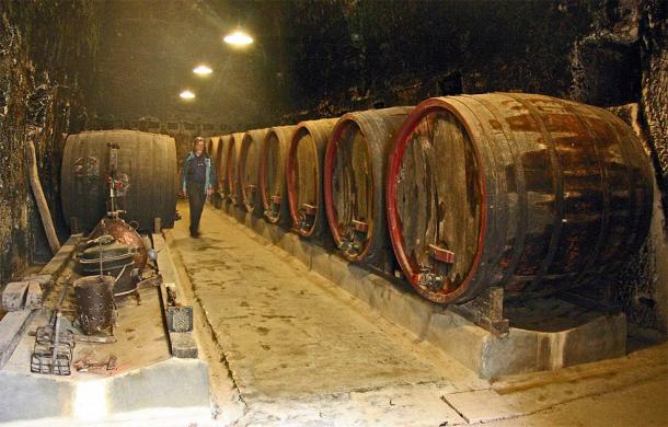 The world-famous wine cellar of Château de Brézé in modern times. (Gerd Eichmann / CC BY-SA 4.0)