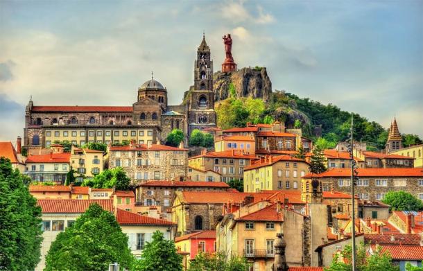 Notre Dame de France, overlooking Le Puy-en-Velay, a town in Haute-Loire, France (Leonid Andronov / Adobe Stock)