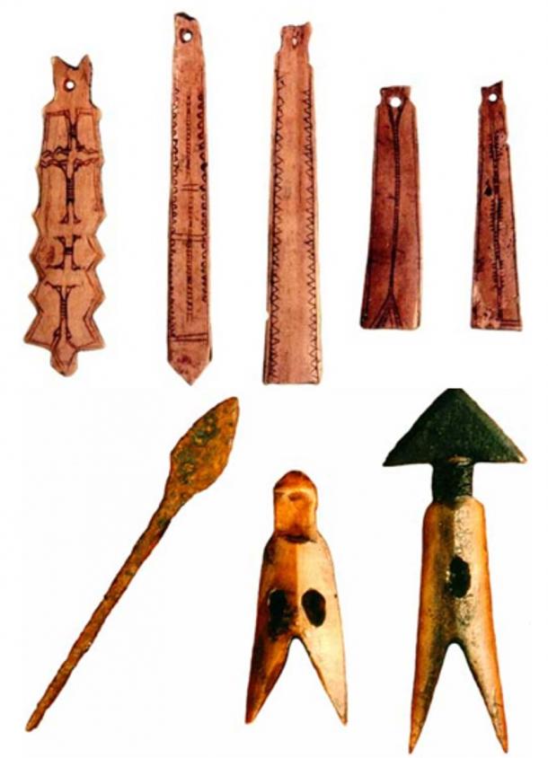 Top: Beothuk carved bone artifacts. Bottom: Beothuk iron projectile point (probably an arrow point), bone harpoon, and bone harpoon with iron blade