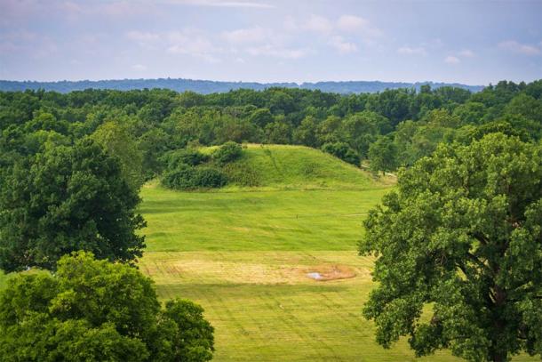 The population of Cahokia, a major pre-Colombian Native American urban settlement, was abandoned around 1300. Some argue that climate change caused floods and a demise of agriculture. (Zack Frank / Adobe Stock)