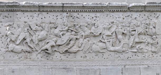 Detail of a sculpted panel on the Triumphal Arch of Orange. (CC BY-SA 4.0)