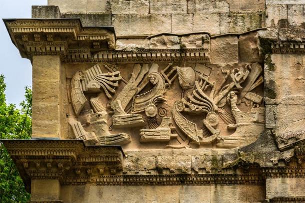 Naval battle depicted on the Triumphal Arch of Orange, one of the largest and the oldest Triumphal Arch of Roman Gaul, France (dbrnjhrj / Adobe Stock)