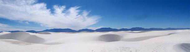 Panorama of Alkali Flats at White Sands National Park in New Mexico during current times. (Footwarrior / CC BY-SA 3.0).