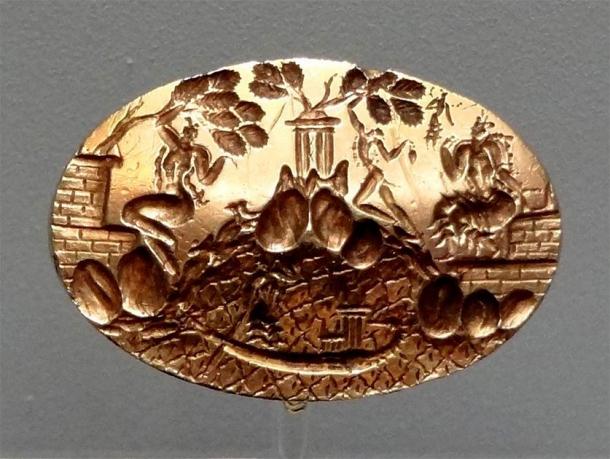 Front detail of the King Minos Ring