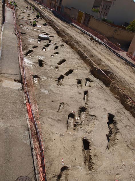 Workers discovered the ancient Muslim graves while widening a road in Tauste, a small town near Zaragoza in northeast Spain. (El Patiaz Asociacion Cultural)