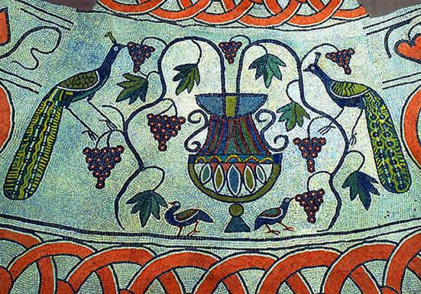 Detail of the baptistry's mosaic floor, depicting two peacocks eating grapes (Public Domain)