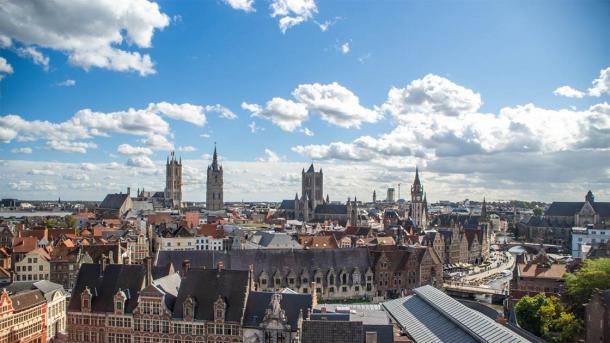 View of Ghent from the top of the Gravensteen Castle, Belgium (woojin / Adobe Stock)