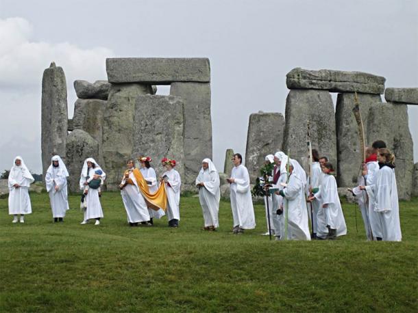 Druids celebrating an important summer ritual at Stonehenge. (sandyraidy / CC BY-SA 2.0)