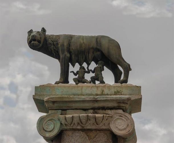 Replica of the roman she-wolf, Romulus and Remus, Capitole, Rome, Italy. (CC0)