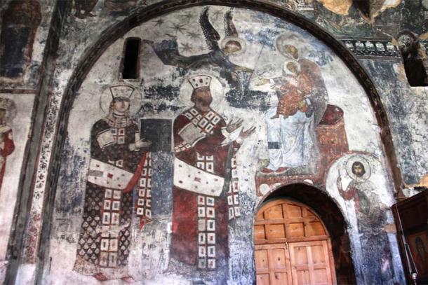 One of the many murals found inside the Vardzia, with Queen Tamar on the left (CC BY-NC 2.0)