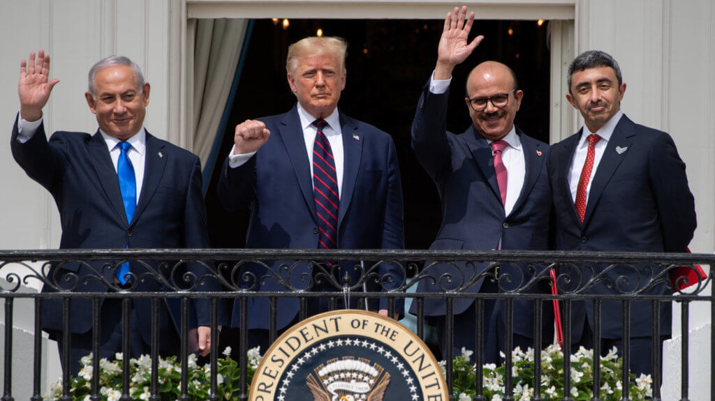 (L-R)Israeli Prime Minister Benjamin Netanyahu, US President Donald Trump, Bahrain Foreign Minister Abdullatif al-Zayani, and UAE Foreign Minister Abdullah bin Zayed Al-Nahyan wave from the Truman Balcony at the White House after they participated in the signing of the Abraham Accords where the countries of Bahrain and the United Arab Emirates recognize Israel, in Washington, DC, September 15, 2020. (Photo: SAUL LOEB/AFP via Getty Images)