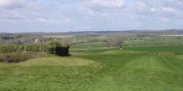Example of a cursus monument. The earthworks of the Dorset Cursus' southwestern terminal from the nearby long barrow. The enlarged bank ends can be clearly seen, and the end of the cursus is squared off with a terminal bank. (Jim Champion/ CC BY-SA 2.5)