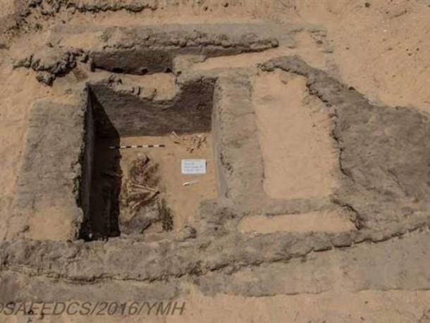 Excavated burial of a lost city near Abydos that dates to 7,000 years ago. (Egyptian Ministry of Antiquities)