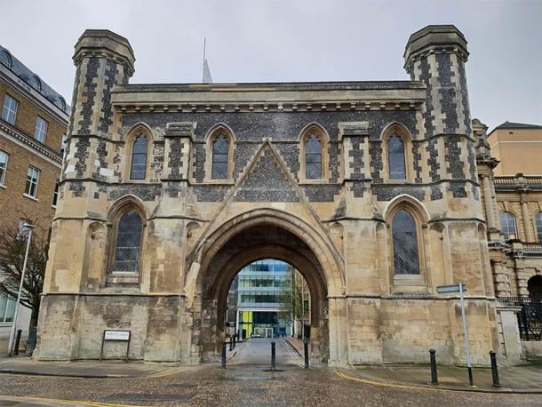 After some years, the old gateway to Reading Abbey has now been restored, pictured here in 2018. (Chris Wood / CC BY-SA 4.0)