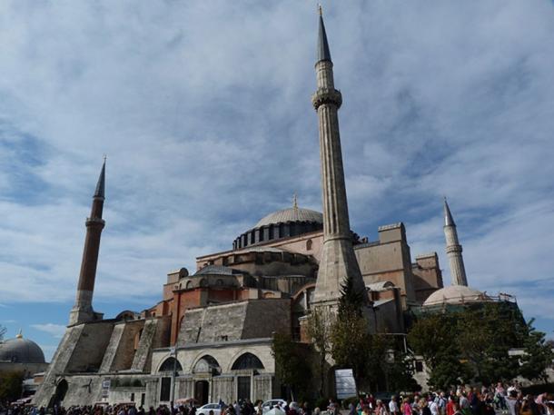 The Hagia Sophia, which had been a Christian church; the day Constantinople fell, the Ottoman conqueror ordered the church be converted into a Muslim mosque. (Derzsi Elekes Andor/ CC BY SA 4.0)