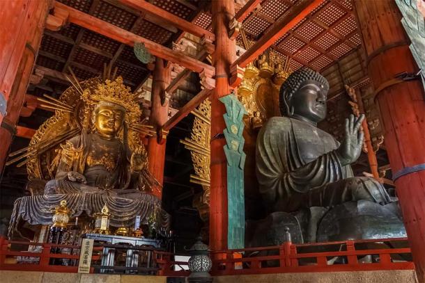 Nara's Daibutsu Buddha (right) and Kokuzo Bosatsu (left) at Todai-ji Temple. (coward_lion / Adobe Stock)