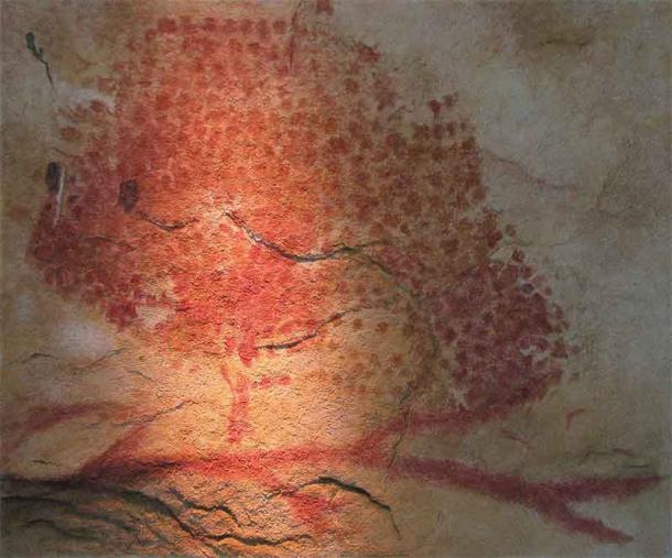A Magdalenian-period red-ochre painting of a bison from the Marsoulas cave, France, where the musical instrument conch shell was found. (HTO / Public domain)