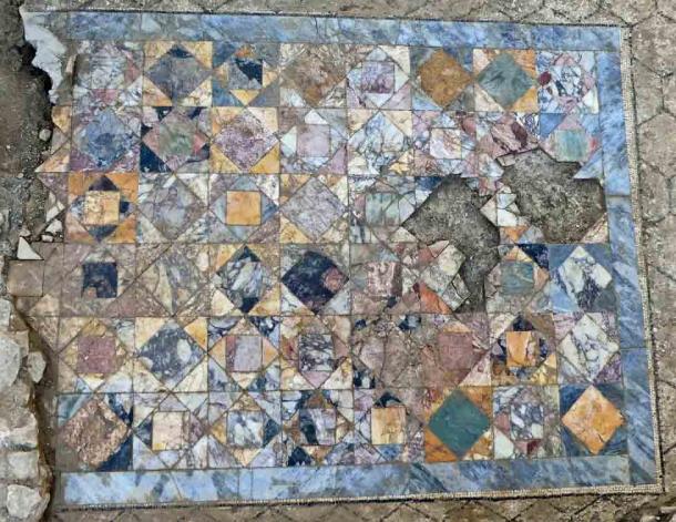 A closeup of the mosaic tile floor in the reception room of one of the domus townhouses recently uncovered in Nimes. (INRAP)
