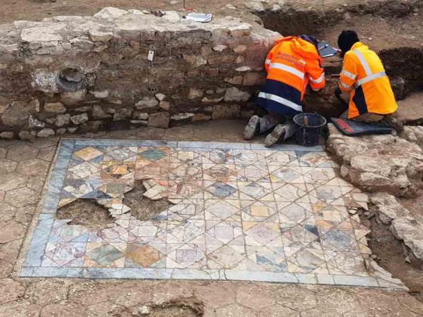 The mosaic tile floor found in the reception room of one of the domus townhouses recently unearthed in Nimes, France. (INRAP)