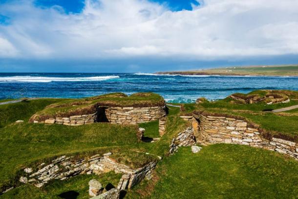 The Skara Brae site in the Orkney Islands is just 200 meters (200 yards) away from the newly discovered site on the Bay of Skaill