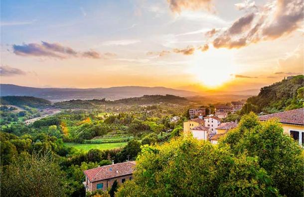 Sunset in small Etruscan town of Chiusi, Tuscany, Italy where Lars Porsena ruled and is said to be buried. (Andriy Blokhin / Adobe Stock)