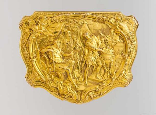 Box with scene depicting Roman hero Gaius Mucius Scaevola before the Etruscan king Lars Porsena (Metropolitan Museum of Art/ CC0)