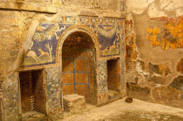 Stunning paintings found in Herculaneum attest to its Roman luxury seaside retreat reputation. (milosk50 / Adobe Stock)