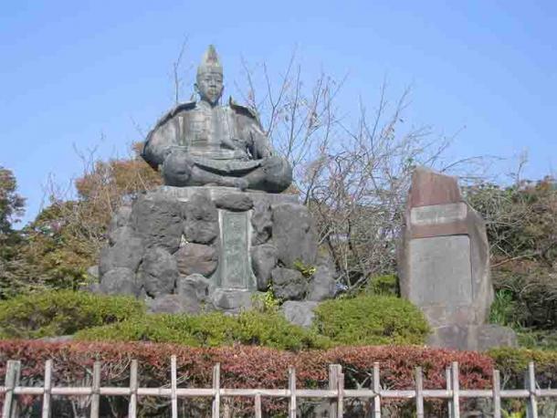 Japan’s first shogun, Yorimoto Minamoto, who established the Kamakura shogunate and the historical period of the same name that follows the Heian Period. (掬茶 / CC BY-SA 3.0)