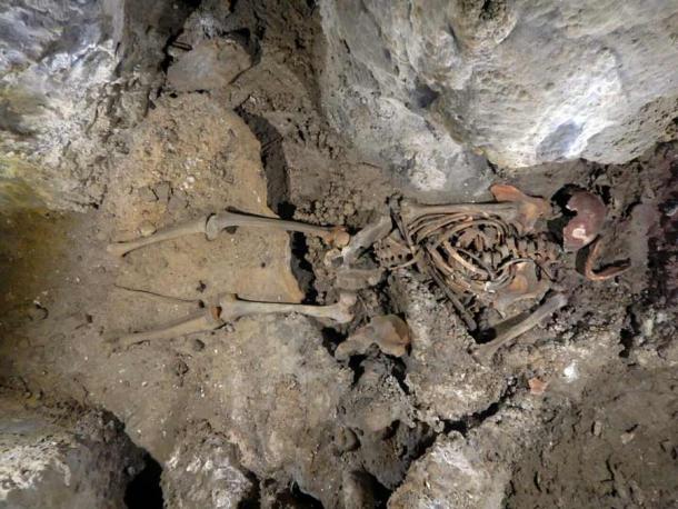 The Navarra cave skeleton as it was first discovered by cave explorers in 2017. (Navarra.es)