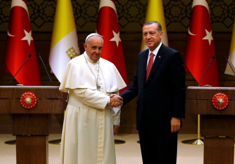 erdogan-pope-flags
