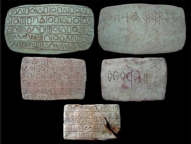 During past excavations at Konar Sandal, near Jiroft, archaeologists have found artifacts with remains of ancient inscriptions thought to be vestiges of previously unknown languages. (Uuyyyy / CC BY-SA 3.0)